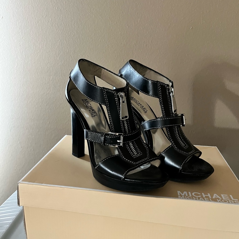 Michael Kors black heels size 7